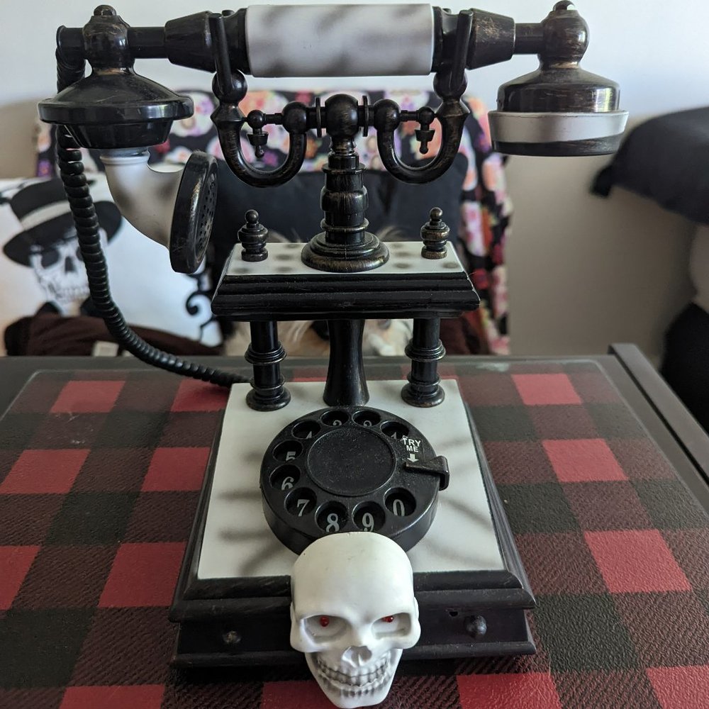 Spooky Decor Phone